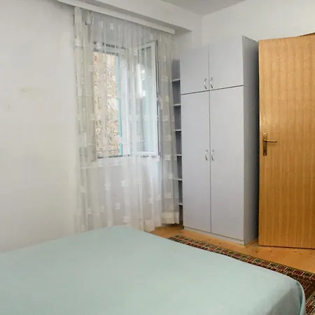 Studio Komiza 2429c *